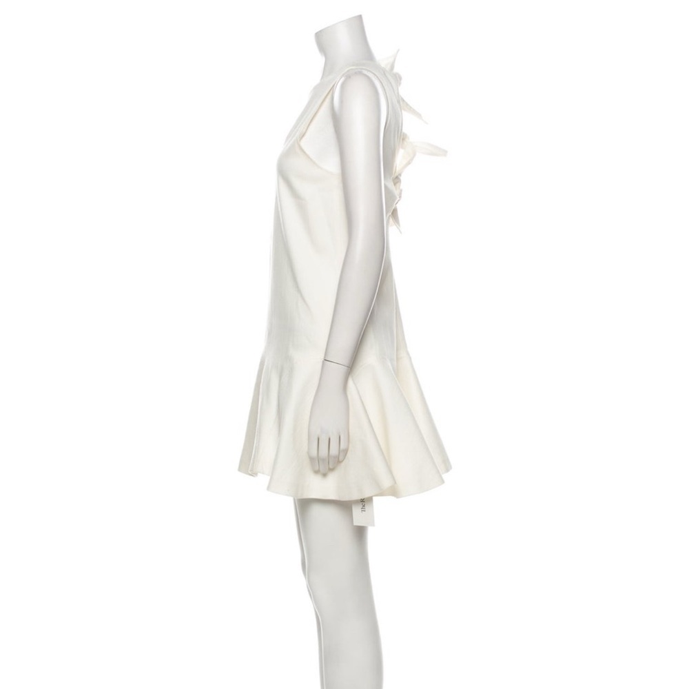 Alexis Elegant White Sleeveless Dress - Picture 2 of 3